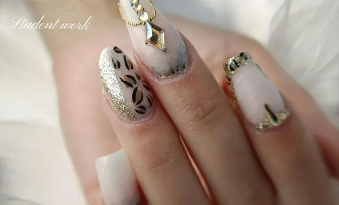 Formation Initiale : les bases de l’onglerie professionnelle, Châteaurenard, Flo Nail’s Formation